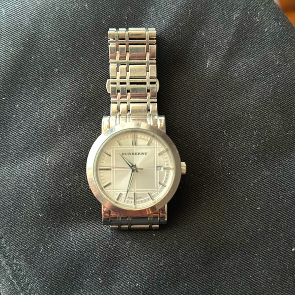 Burberry stainless steel watch - Picture 1 of 5